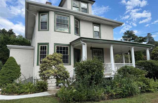 27 Dosoris Way - 27 Dosoris Way, Glen Cove, NY 11542