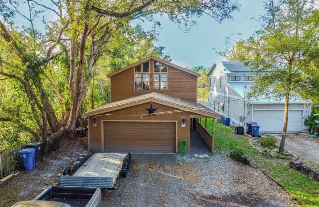 93 1ST AVENUE NW - 93 1st Avenue Northwest, Lutz, FL 33548