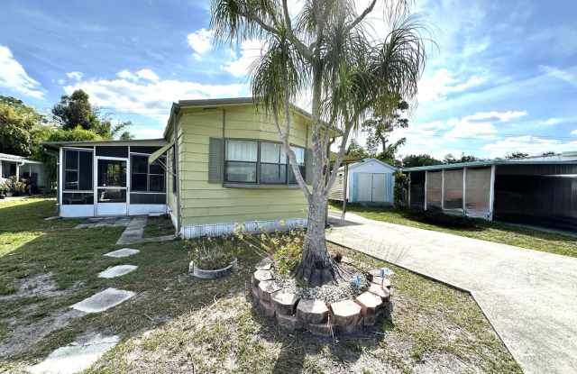 FIRST MONTH RENT FREE! Cute and Quiet 2/2 in N. Ft. Myers photos photos