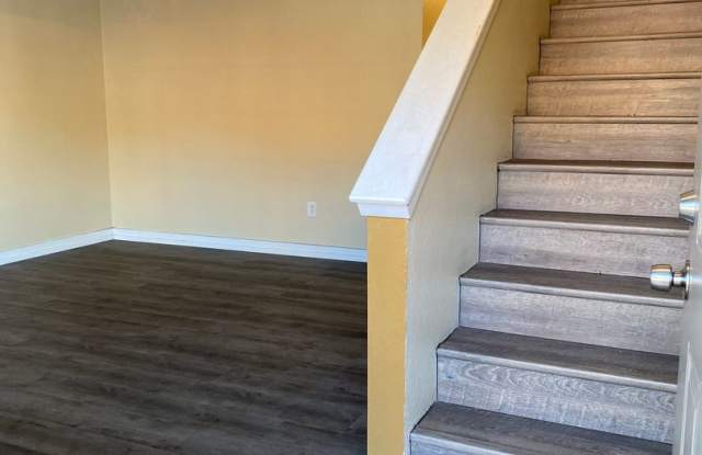 412 Center Rd #D8 photos photos