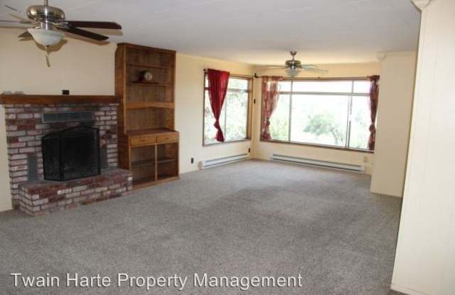 17385 Carlozzi Drive Gallery 4