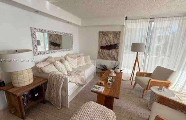 15645 Collins Ave photos photos