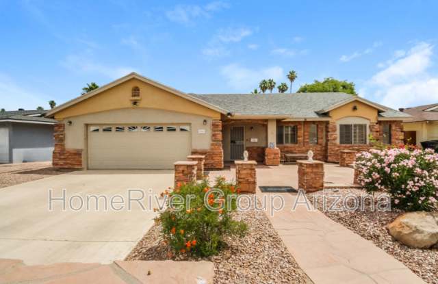 7002 E Exmoor Dr photos photos