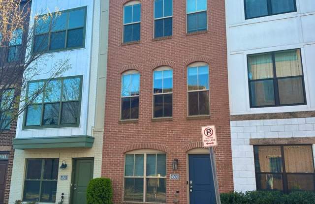 Amazing 3 BR/3.5 BA Townhome in Hyattsville! - 4509 Garfield Street, Riverdale Park, MD 20781