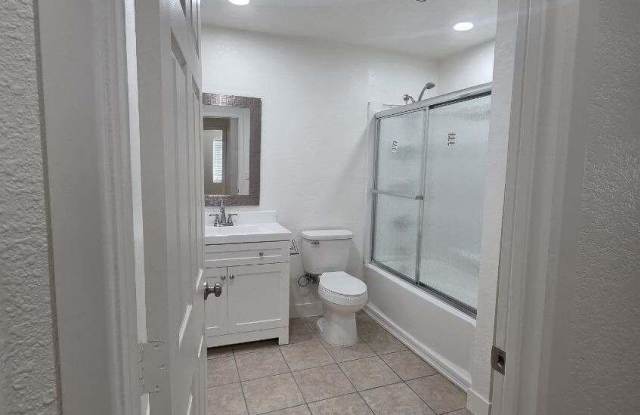 9425 Vista Del Valle Gallery 3
