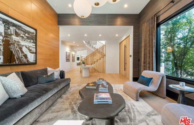 17228 Otsego St photos photos