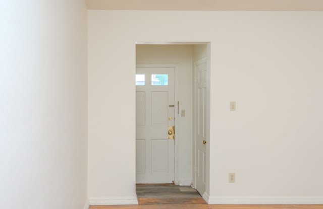 810 Sylvan Gallery 4