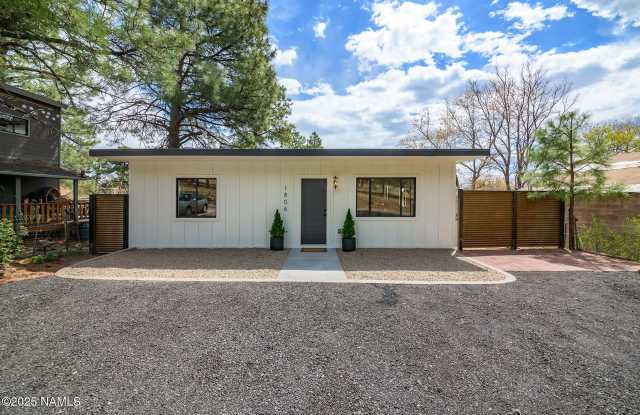 1806 N Izabel St photos photos