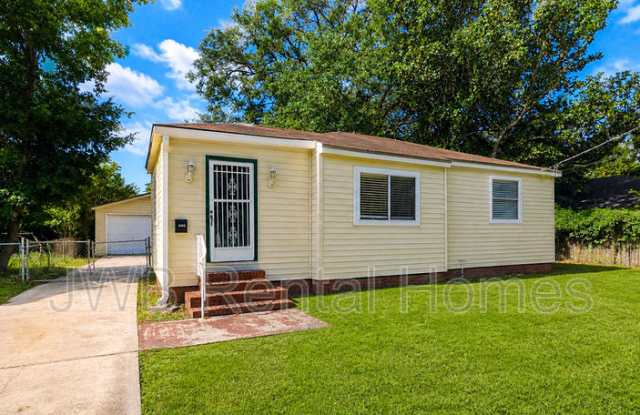 3312 Seville St W photos photos