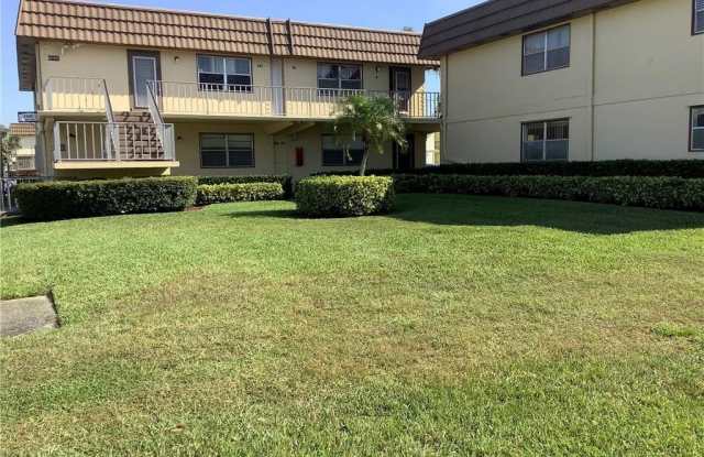 189 Saxony D unit: 189 - 189 Saxony Trail, Palm Beach County, FL 33446