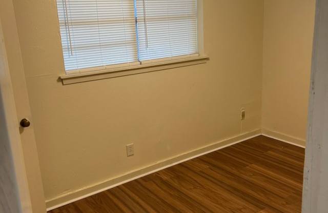 Nice brick home with new flooring and paint. Gallery 4