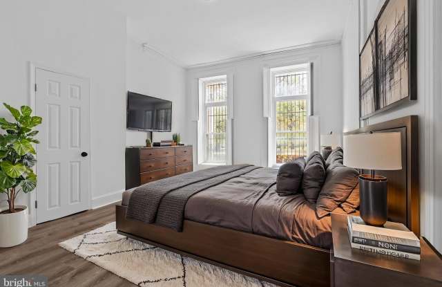 1308 W LEXINGTON STREET photos photos