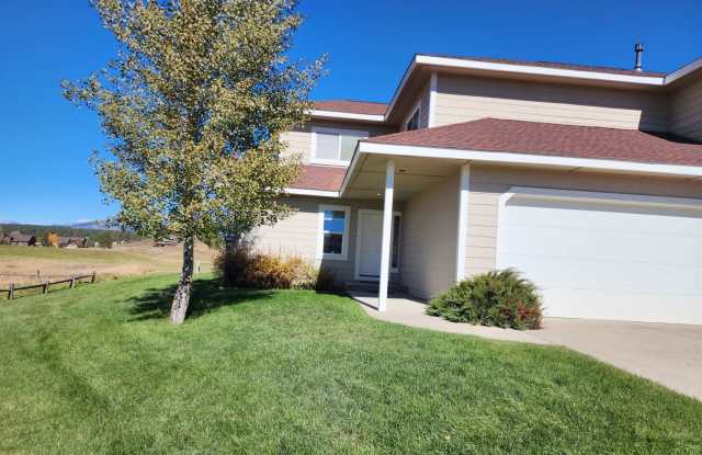 Fully Furnished Townhome On Golf Course Gallery 3