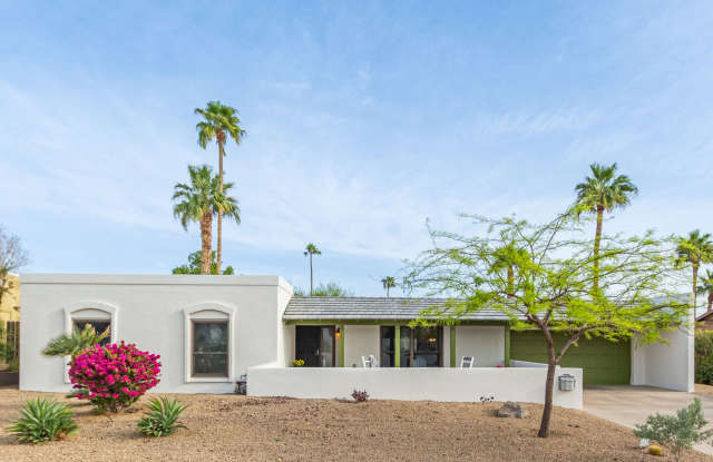 Beautifully Remodeled 4 Bedroom Home in Great 85028 Location off of Shea Blvd. photos photos