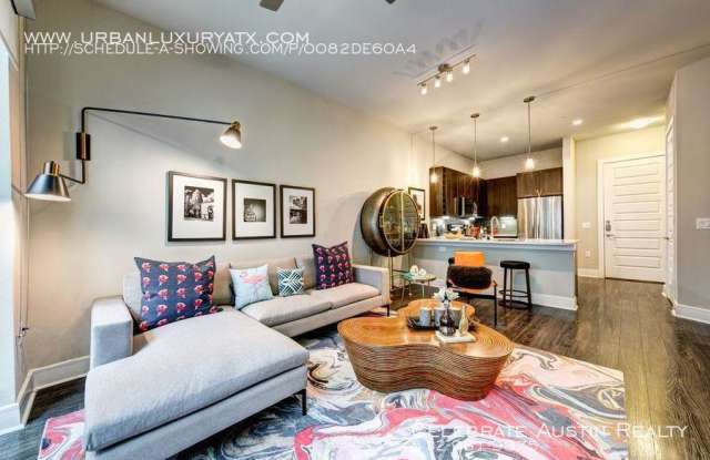 322 E Riverside dr Gallery 4