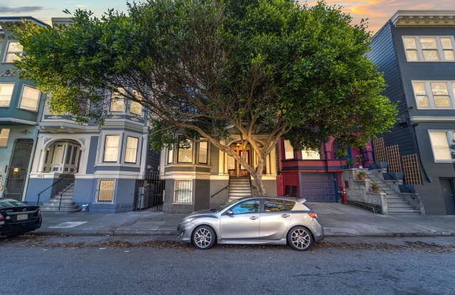 1973 Oak Street - - photos photos