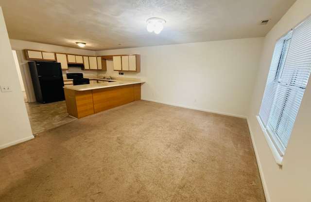 4 Bedroom 2.5 Bath Townhouse Gallery 4