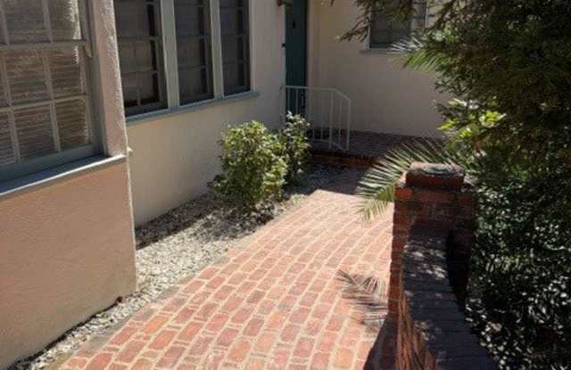 1824 Oakwood Avenue Gallery 1