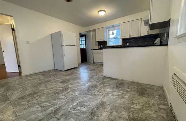 461-463 Boyden Avenue Gallery 3