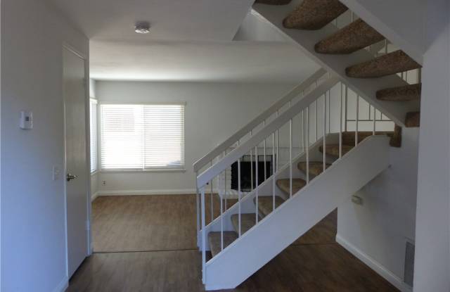 32 Ashbrook Gallery 2
