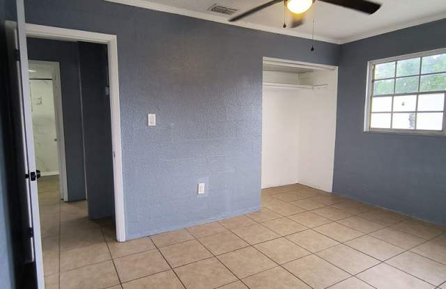2-Bedroom Home for Rent in Downtown Winter Haven photos photos