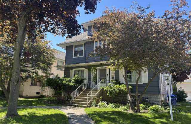 204 W Locust Street photos photos