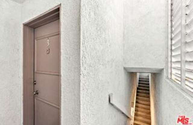 14 Mast Street Gallery 3
