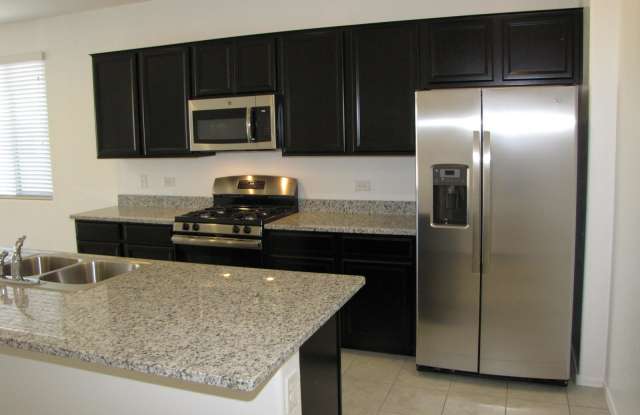 12361 N Sanderlin Drive Gallery 2