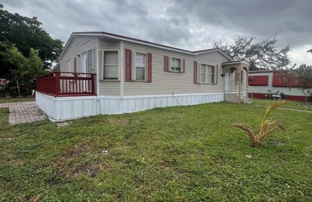 3670 Northwest 32nd Way - 3670 Northwest 32nd Way, Lauderdale Lakes, FL 33309