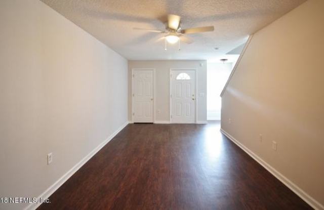 8432 MCGIRTS VILLAGE LN Gallery 2