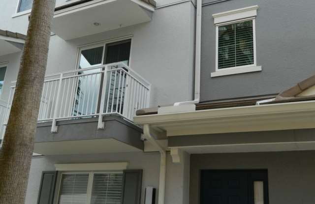 Lake Mary Townhouse Gallery 1