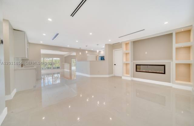 15730 SW 87th Ct Gallery 1