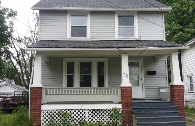 3BDRM HOUSE FOR RENT, LORAIN, OHIO - 1323 West 6th Street, Lorain, OH 44052