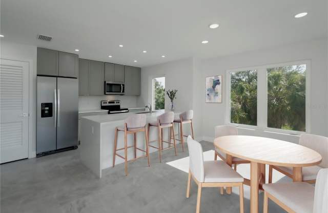 310 HIBISCUS STREET B photos photos