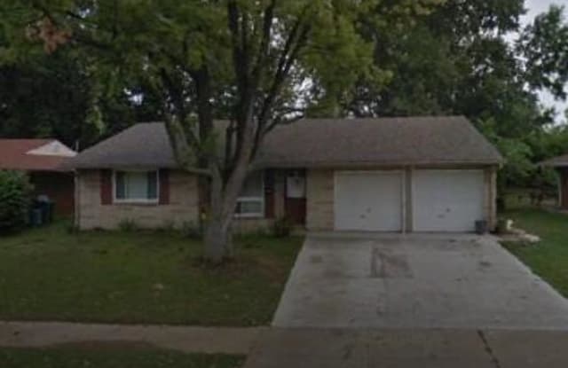 140 Maple Drive - 140 Maple Drive, Springboro, OH 45066