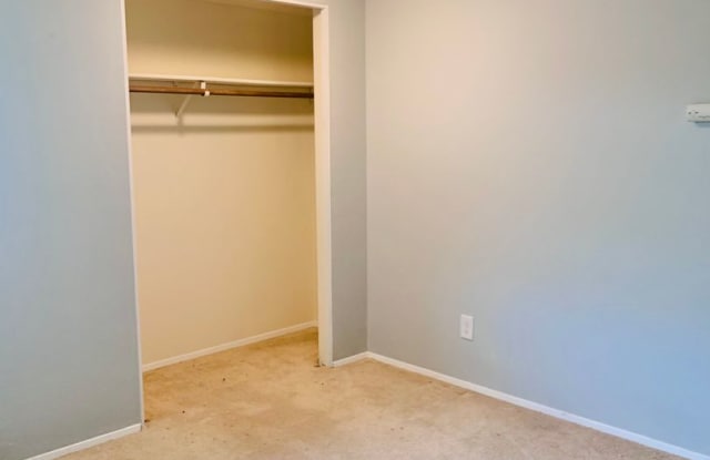 Light, Bright and Updated 2 bed 1.5 bath townhouse in Lynnwood photos photos