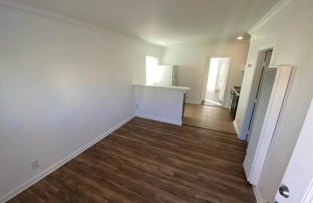 823 Quail St. Gallery 3