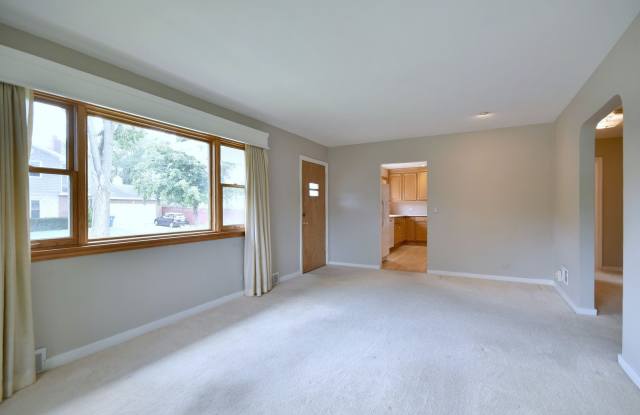 415 E Niagara Avenue Gallery 4