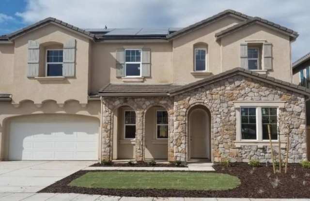 6 bedrooms in Clovis! Gallery 1