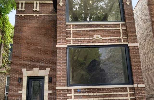 4437 N Whipple Street photos photos