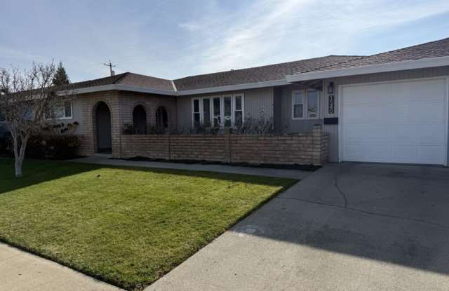 Stylish 3 Bedroom home in North Yuba City photos photos