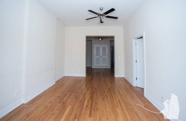 3358 North Sheffield Avenue Gallery 2