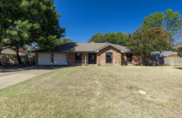 1634 Robin Place photos photos