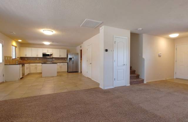 Roomy 3 Bedroom 2 Bathroom Home In Los Lunas! Gallery 3