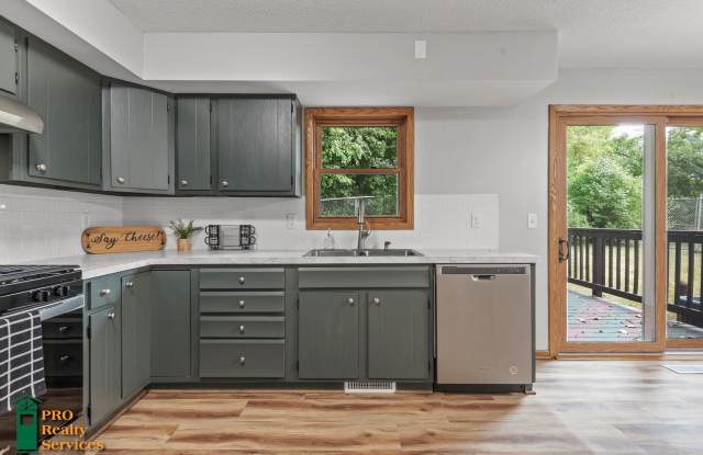 4 Bedroom Home in Plymouth photos photos