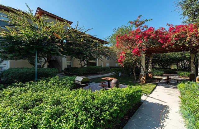 8861 Colonnades photos photos