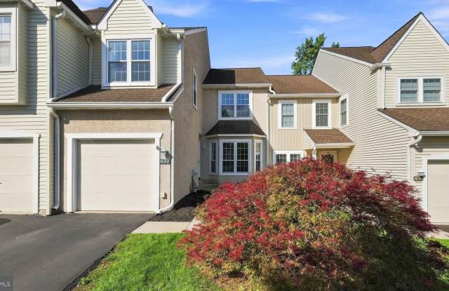 432 COUNTRY CLUB Drive Gallery 1