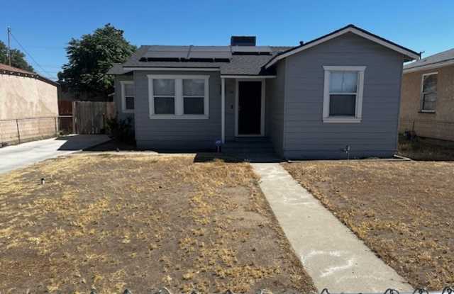 515 30th St photos photos