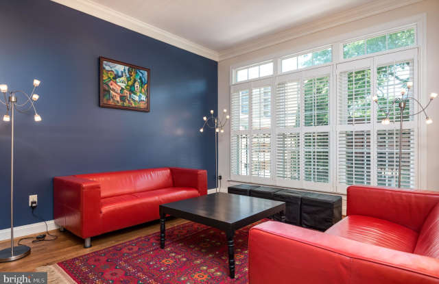 1546 N COLONIAL TERRACE Gallery 2