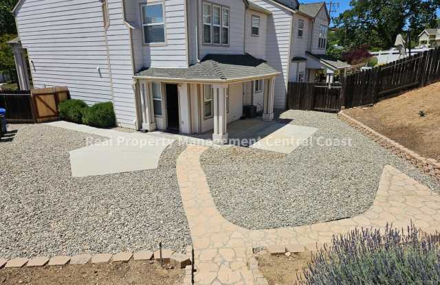 Spacious 3 Bed / 2.5 Bath Templeton Condo photos photos